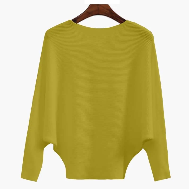 Stickad damtröja med båthalsringning och fladdermusärmar