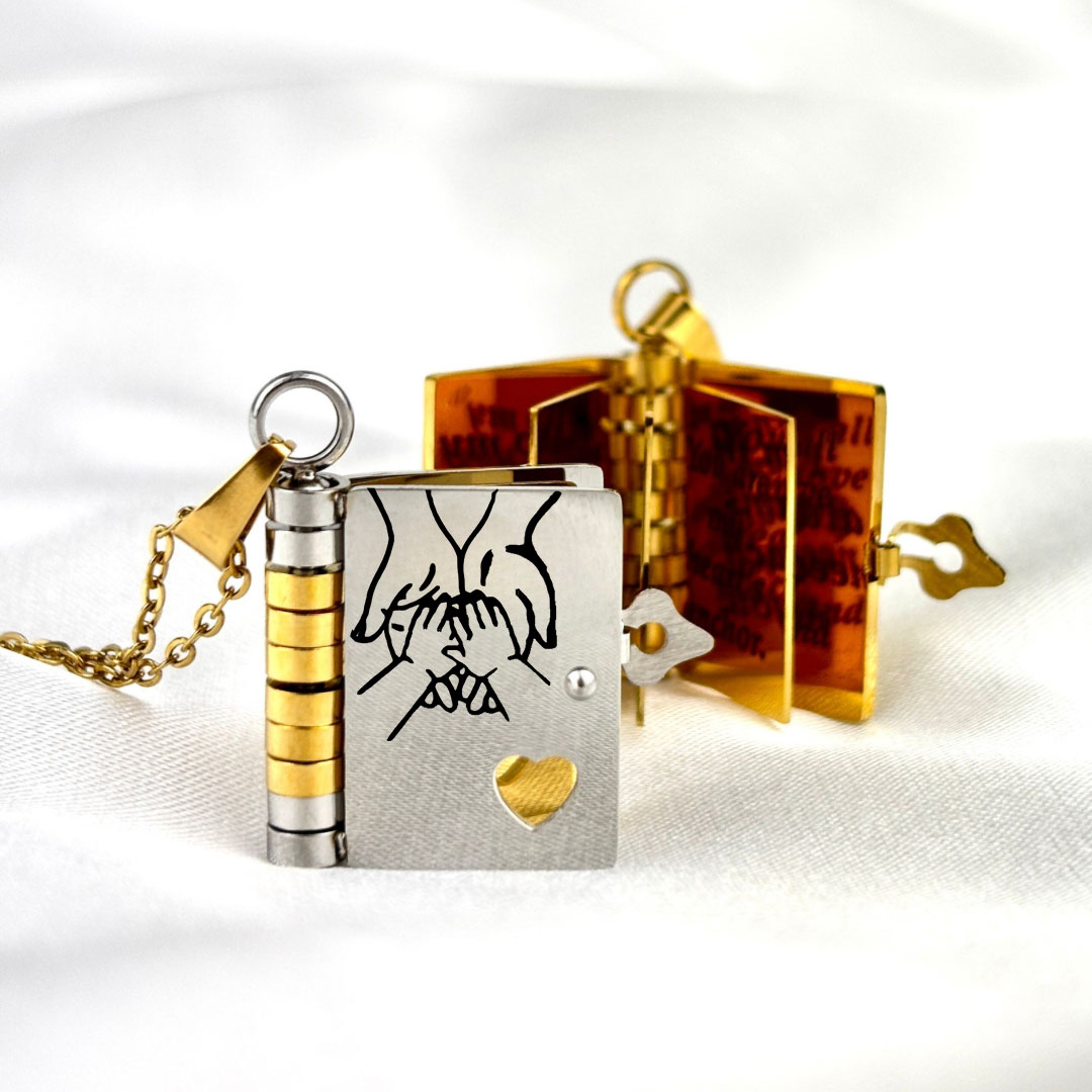 👪mini Book Necklace - Evig kärlek ingraverad i mönster
